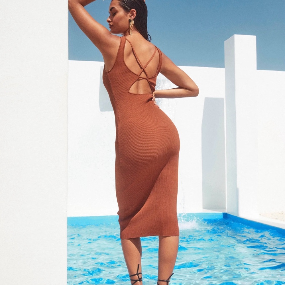 ASTR the Label - Elmira Cut Out Cross Strap Body Con Dress in Rust - Size : S